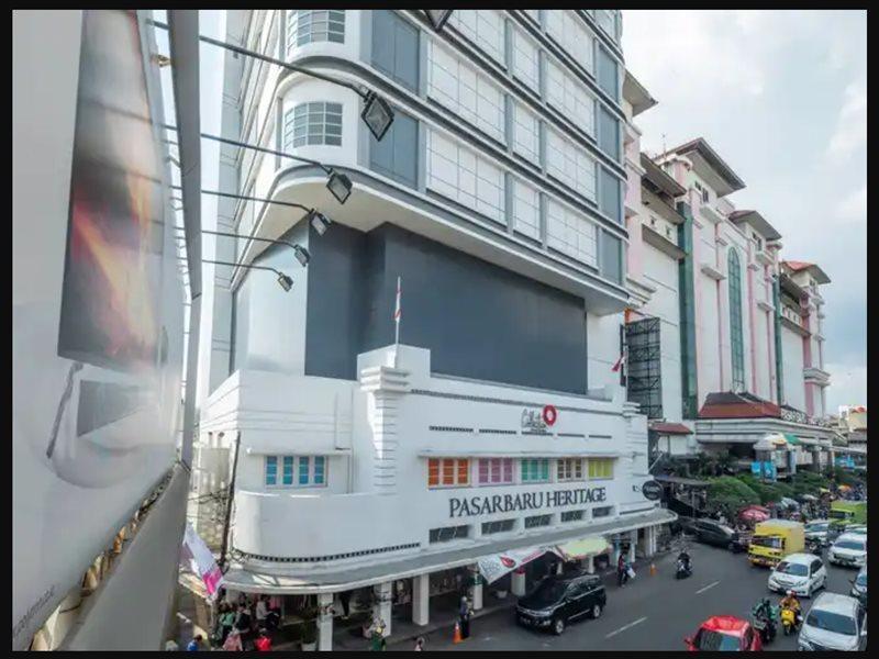 Super Oyo Collection O Hotel Pasar Baru Heritage Bandung Exteriör bild