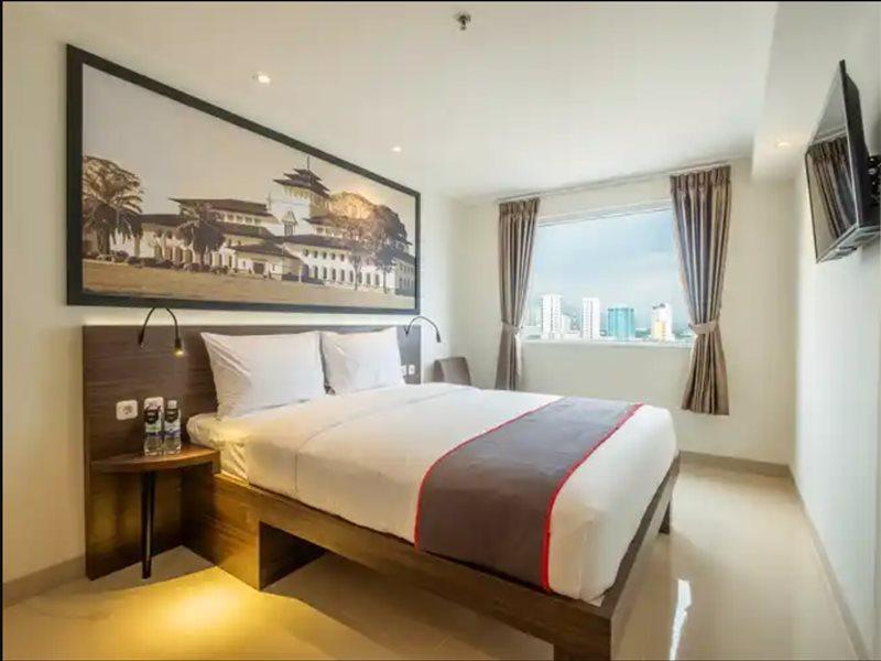 Super Oyo Collection O Hotel Pasar Baru Heritage Bandung Exteriör bild