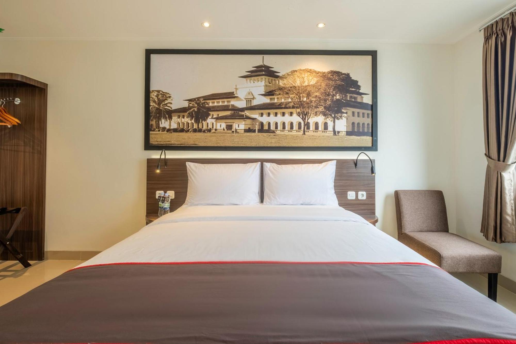 Super Oyo Collection O Hotel Pasar Baru Heritage Bandung Exteriör bild