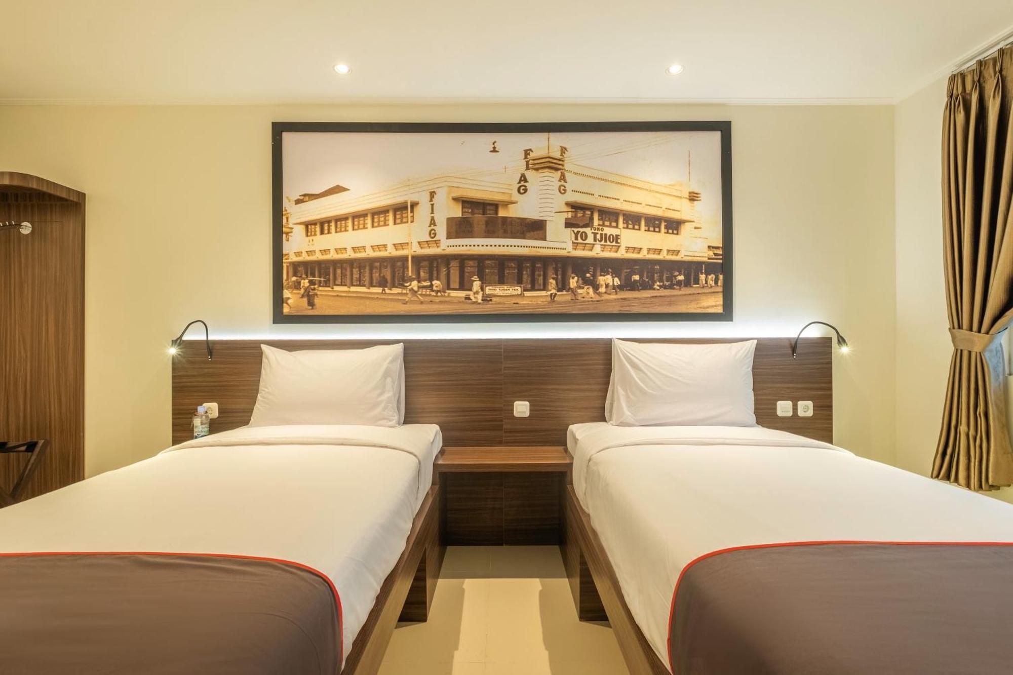 Super Oyo Collection O Hotel Pasar Baru Heritage Bandung Exteriör bild
