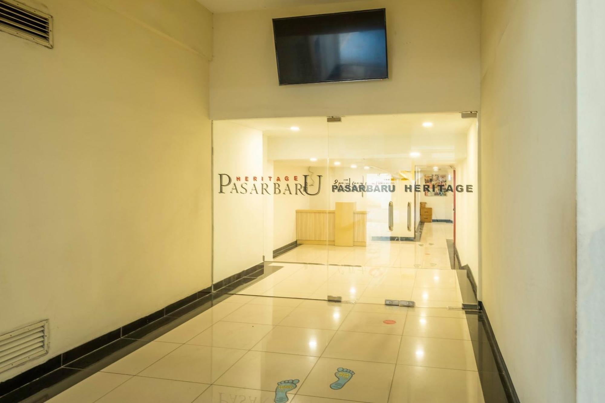 Super Oyo Collection O Hotel Pasar Baru Heritage Bandung Exteriör bild