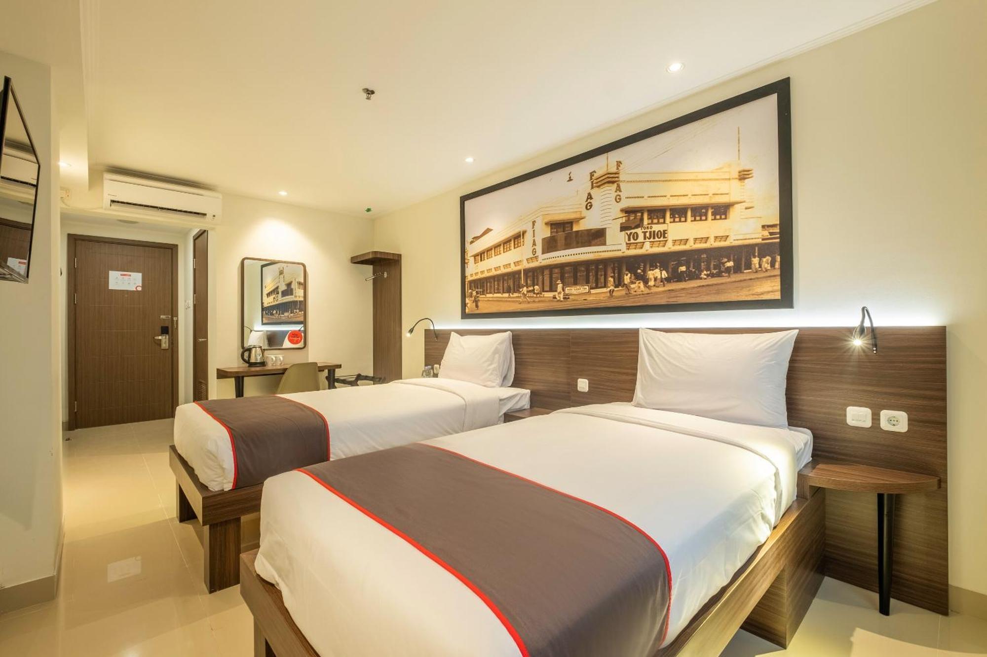 Super Oyo Collection O Hotel Pasar Baru Heritage Bandung Exteriör bild